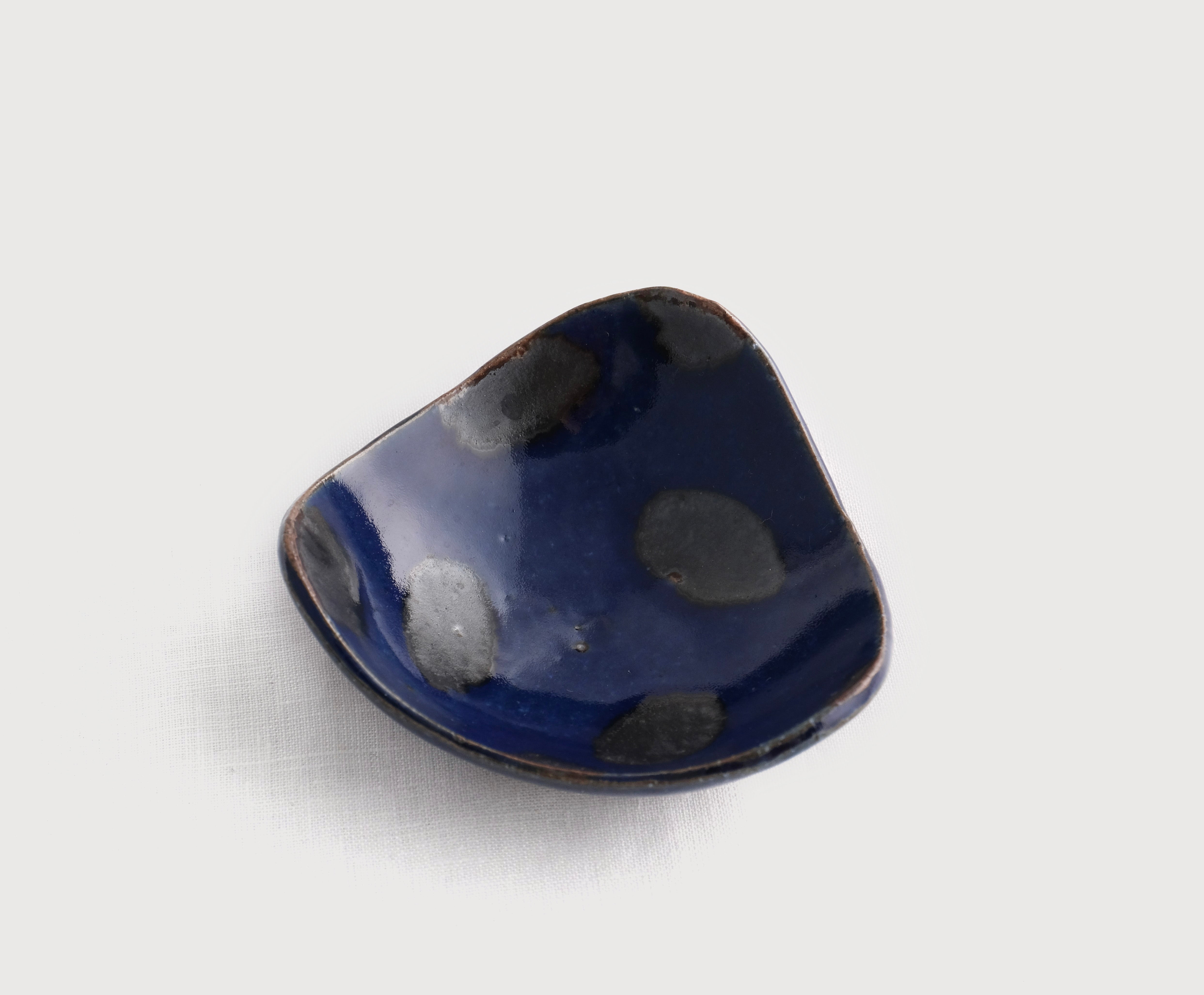 青釉 小皿(三角)